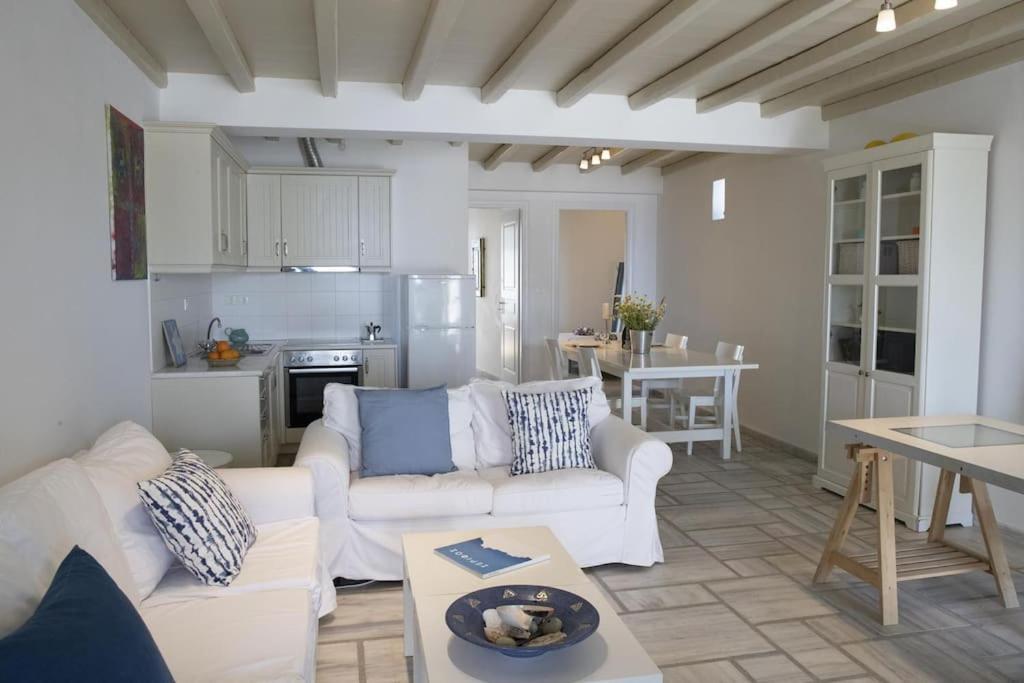 Beachfront 2Br Apartment - Free Parking 利瓦迪奥 外观 照片