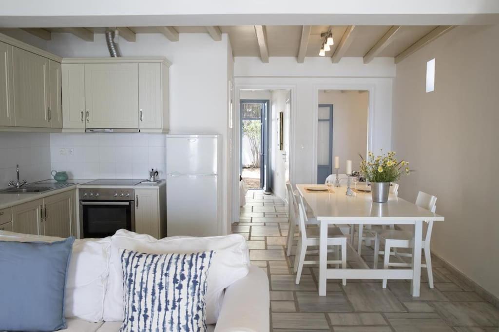 Beachfront 2Br Apartment - Free Parking 利瓦迪奥 外观 照片